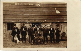 ** T2/T3 Restaurazion Zum Deutsche Michl / German Inn And Restaurant, Men Drinking And Smoking Outside. Photo (EK) - Ohne Zuordnung