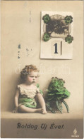 T2/T3 1918 Boldog Újévet! / New Year Greeting Card, Child With Clover And Horseshoe - Non Classés