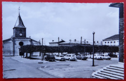 RARE Cpsm 51 GIVRY En ARGONNE ,  Place De La Halle   Voitures Anciennes,PUB - Givry En Argonne