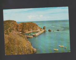 Les Cruex Harbour, Sark, Channel Islands -   Unused Postcard   - UK17 - Sark