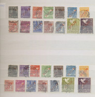 Berlin: 1949/1990 Gestempelte Teilsammlung Im Einsteckbuch, Dabei Zwei Sätze Rot - Used Stamps