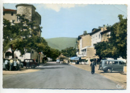 CPSM 07 Ardèche - Les VANS - Place OLLIER - Animation - Voitures Années 50 - Peu Commune - Les Vans