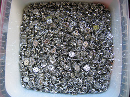 Lot De 100 Attaches Papillon Argentées Neuves Pour Vos Pin's - Material