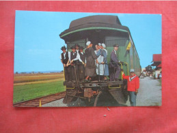 Amish On Famous Strasburg Railroad         Ref 6196 - America