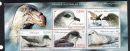 BIRDS - FRENCH ANTARCTIC TERRITORY - 2009 -  PETRELS  SOUVENIR SHEET  MINT NEVER HINGED, SG CAT £20 - Meeuwen