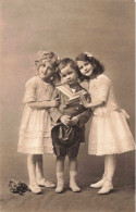 ENFANTS - Portrait D'une Fratrie - Carte Postale Ancienne - Portraits