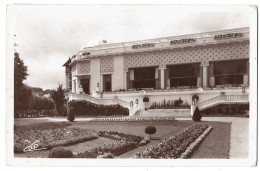 88   Vittel   -  Le Casino Et Lesparterres Fleuris - Vittel