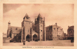 FRANCE - Saint Brieuc  - La Cathédrale Et L'hôtel De Ville - Carte Postale Ancienne - Saint-Brieuc