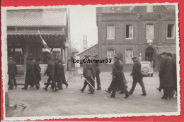 76 - YERVILE---Remise De Medailles--anciens Cmbattants---Gendarmes --carte Photo - Yerville