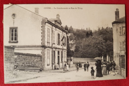 CPA -  Cours - La Gendarmerie Et Rue De Thizy - Cours-la-Ville