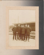 RARE!  PETIT QUEVILLY PHOTO 11X8CM SUR CARTONNAGE PERSONNEL DE LA GARE VERS 1900 - Le Petit-quevilly