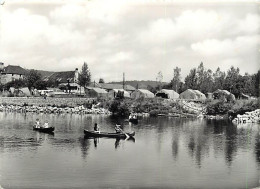 Gd Format: Environ15cms X10cms -ref AD21- Lot -vayrac En Quercy -camp De L  E D F - Edf - Canoé- Canoés-circulé En 1956 - Vayrac