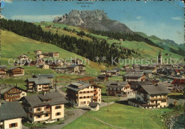 72467037 Lech Vorarlberg Ortsansicht Mit Kirche Mit Blick Zum Karhornmassiv Lech - Autres & Non Classés