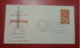 1967 PAKISTAN FDC COVER WITH STAMP ERADICATION OF T.B - Pakistan