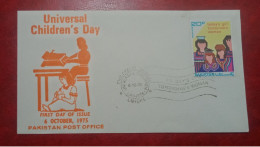 1975 PAKISTAN FDC COVER WITH STAMP UNIVERSAL CHILDRENS DAY - Pakistan