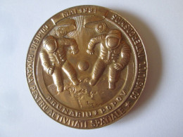 Medaille Roumaine 1981:Prunariu-L.Popov(URSS) Premier Cosmonaute Roumain/Romanian Medal1981:The First Romanian Cosmonaut - Autres & Non Classés