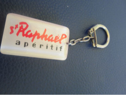 Porte-clé Ancien /Alcool /Apéritif   /Saint RAPHAËL/ Profil De Bouteille / Vers 1960-1970             POC625 - Key-rings