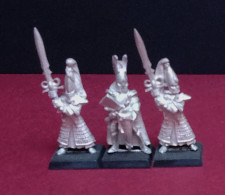 Lot De 3 Figurines WARHAMMER En Métal : 2 Elfes Avec épée Et 1 Tambour-major. ( Voir Photo ) - Other & Unclassified