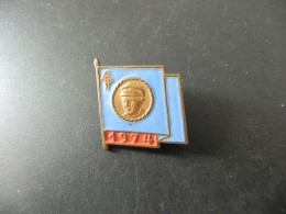 Old Badge - Deutschland Germany - DDR - Junge Pioniere JP 1974 - Non Classificati