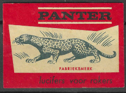 NETHERLANDS  VINTAGE  Phillumeny MATCHBOX LABEL PANTER FABRIEKSMERK LUCIFERS VOOR ROKERS LEAPARD CHEETAH  3.5 X 5 CM - Boites D'allumettes - Etiquettes