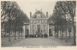 CARTE POSTALE ORIGINALE ANCIENNE : MANDRES LES ROSES LA MAIRIE ET LES ECOLES ANIMEE VAL DE MARNE (94) - Mandres Les Roses