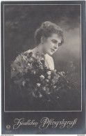 Girl With Flowers Pentecostal Greeting Card Unused 170801 - Pin-Ups