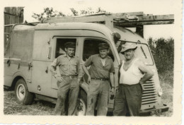 Photo 3 Hommes Devant Camion - Automobiles