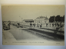 Carte Postale La Pallice-Rochelle (17)Vue Sur La Gare - La Passerelle (Petit Format Noir Et Blanc Non Circulée ) - La Rochelle