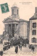 La GACILLY (Morbihan) - Sortie De La Messe - Voyagé 1910 (2 Scans) Mlle Marcelle Gérard, Perception De Pipriac - La Gacilly