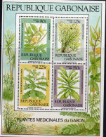 MEDICINAL PLANTS - GABON - 1988- MMEDICINAL PLANTS SOUVENIR SHEET  MINT NEVER HINGED  Sg Cat £9.70 - Medicinal Plants