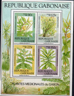 MEDICINAL PLANTS - GABON - 1988- MMEDICINAL PLANTS SOUVENIR SHEET  MINT NEVER HINGED  Sg Cat £9.70 - Plantes Médicinales