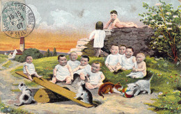 ENFANTS - Bébés - Balancoire En Bois Et Chats Jouant A La Balle - Carte Postale Ancienne - - Gruppi Di Bambini & Famiglie