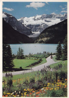 Carte Postal (123680) Lake Louise Banff National Park 26 Aout 1983 Timbre 32cents CDN Avec écriture - Lake Louise