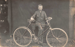 ¤¤   -    Carte-Photo D'un Jeune Homme Avec Son Vélo  -  Bicyclette      -   ¤¤ - Autres & Non Classés