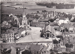 [76] Seine Maritime. Goderville. L'église Et La Place Du Marché - Goderville