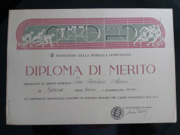 GORIZIA DIPLOMA DI MERITO GRUPPO SPORTIVO LICEO DUCA DEGLI ABRUZZI 1956 - 57 - Diplômes & Bulletins Scolaires