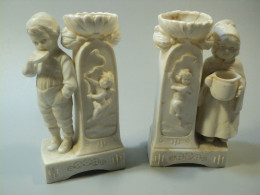 Paire De Petits Vases Porcelaine Allemande Biscuit Enfants William Goebel - Autres & Non Classés