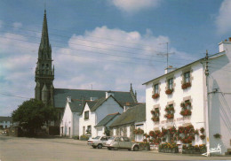 SAINT GILLES VIEUX MARCHE LA PLACE DE L'EGLISE HOTEL RESTAURANT DES TOURISTES CPSM 10X15 TBE - Saint-Gilles-Vieux-Marché