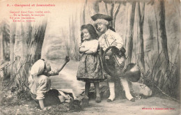 PHOTOGRAPHIE - Gaspard Et Jeanneton - Gaspard Dans L'eau Tombe Assis ... - Carte Postale Ancienne - Fotografia
