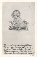 ILLUSTRATEURS - Un  Bébé Cueillant Des Fleurs - Carte Postale Ancienne - Sonstige & Ohne Zuordnung