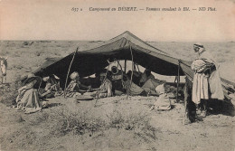 PHOTOGRAPHIE - Campement Au Désert - Femmes Moulant Le Blé - Carte Postale Ancienne - Fotografia