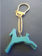 Porte-Clé Publicitaire Ancien / Chocolat / POULAIN/ Bleu/ Avec Attache Spéciale/Vers 1960 -1970                  POC652 - Key-rings