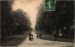 CPA LE PLESSIS-TREVISE Avenue Du Val Roger (1352618) - Le Plessis Trevise