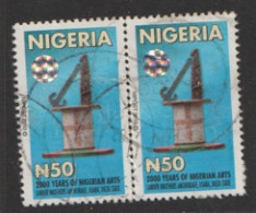 Nigeria  2010   SG 882 Nigerian  Art   Fine  Used  Pair - Nigeria (1961-...)