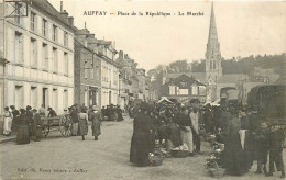 AUFFAY Place De La République, Le Marché - Auffay