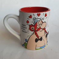 MUG TASSE EN FAIENCE PARC ASTERIX 2017 OBELIX Et FALBALA - Dishes