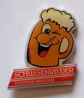 YY373 Pin's Chope Bière Beer SCHUSSENRIEDER Bierkrugmuseum Bad Schussenried Allemagne Achat Immédiat - Bière