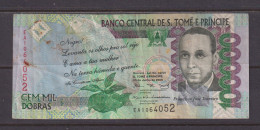 SAO TOME AND PRINCIPE - 2005 100000 Dobras Circulated Banknote As Scans - Sao Tome En Principe