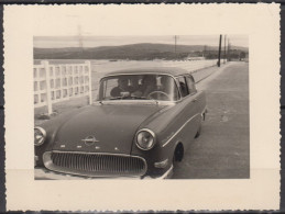 Militaria   Photo  Dim 85x115 Venant D'un Album D' AVIATION  En AFRIQUE DU NORD De 1957 à 1959 Avec " VOITURE  OPEL " - Aviazione