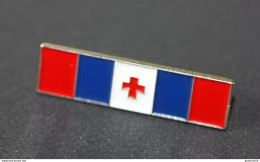 Bel Insigne Militaire "Croix Rouge Française" - Servicios Medicos